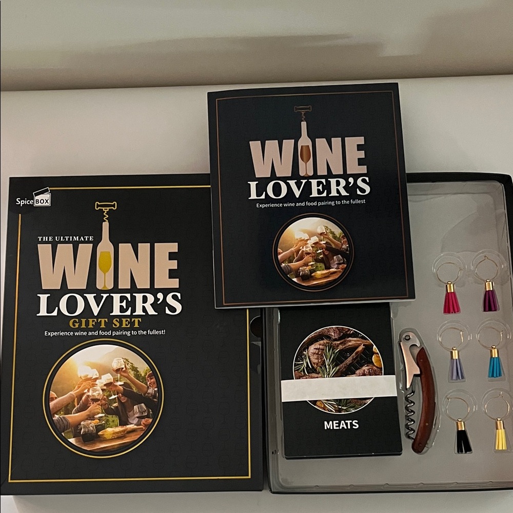 Wine Lover's Gift Set - Multicolor